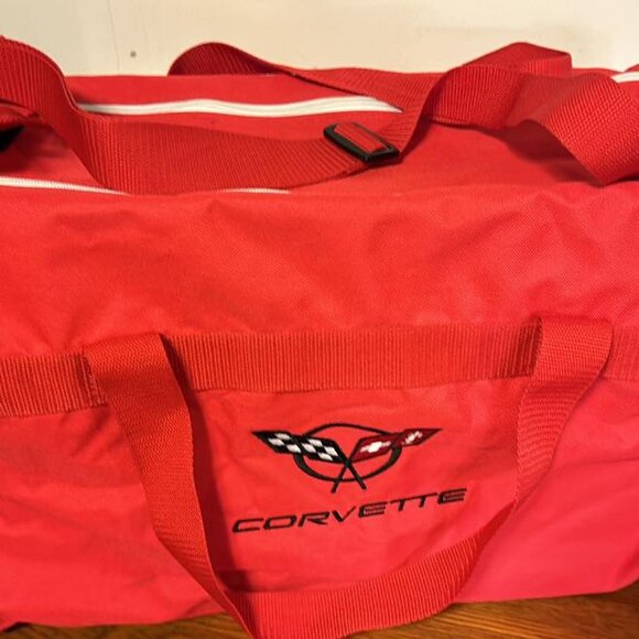 Covette Duffle Bag. like new - Picture 3 of 5